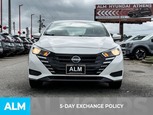 Used 2024 Nissan Versa SV FWD image 3