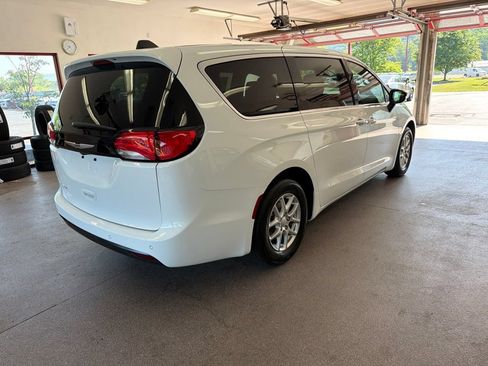New 2027 Chrysler Pacifica LX FWD image 26