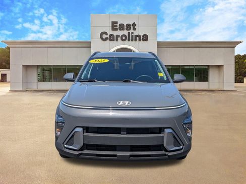 Used 2025 Hyundai Kona SEL FWD image 8