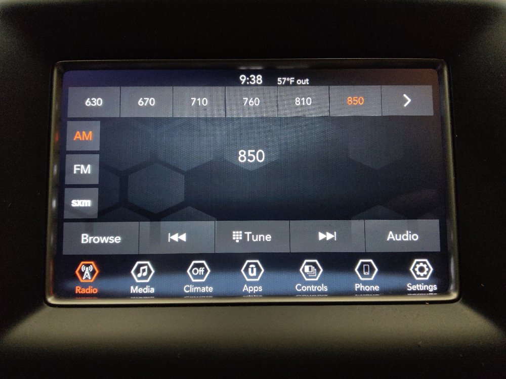 Used 2021 Jeep Grand Cherokee Laredo RWD image 25