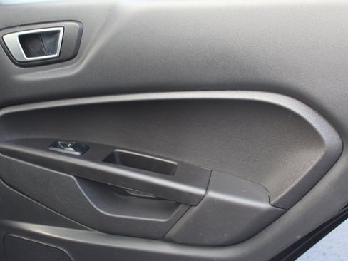 Used 2016 Ford Fiesta SE image 24