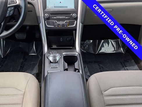 Certified 2018 Ford Fusion SE FWD image 18