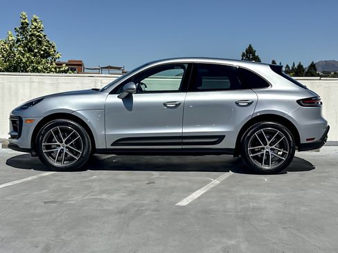 Certified 2026 Porsche Macan AWD/4WD image 2