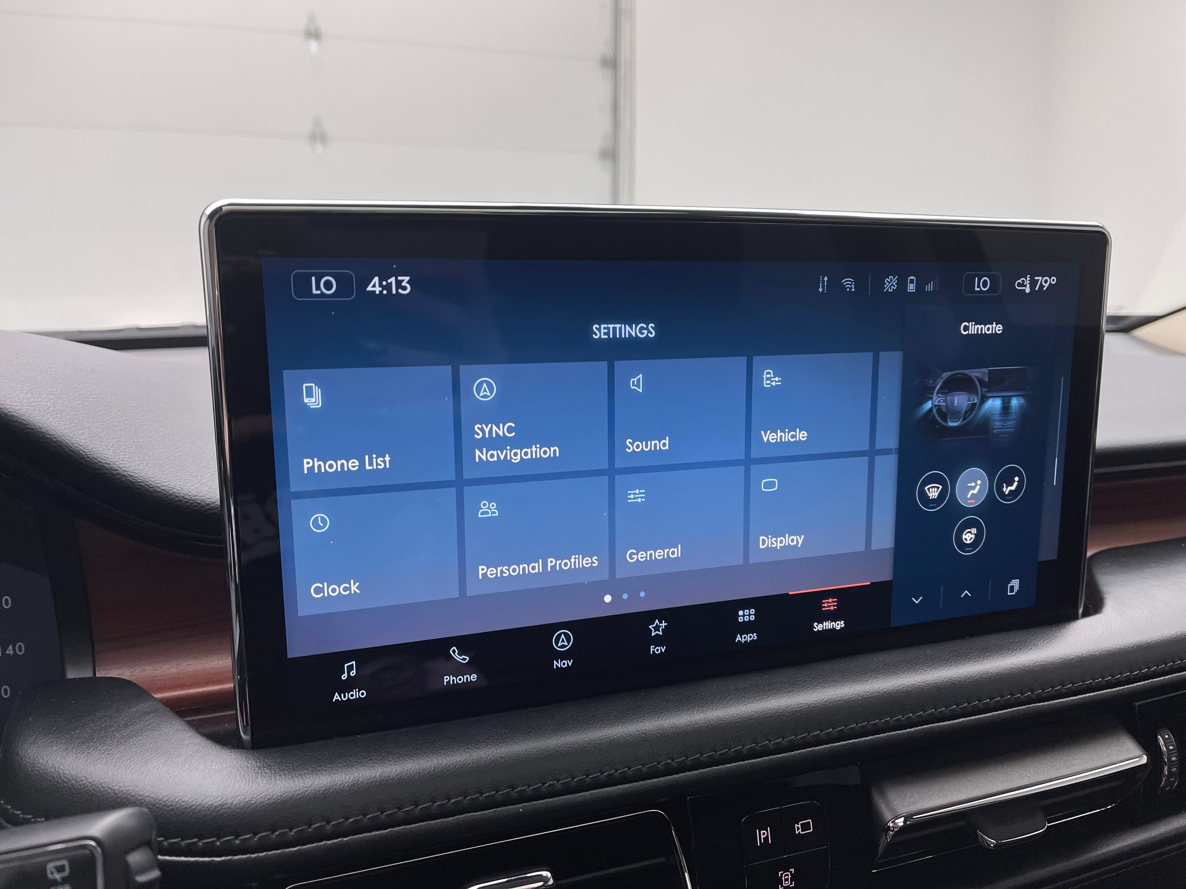 Used 2022 Lincoln Nautilus Reserve FWD image 32