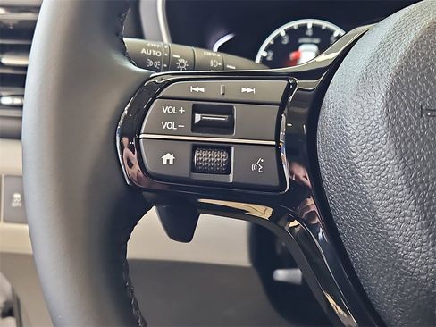 New 2025 Honda Pilot Touring image 17