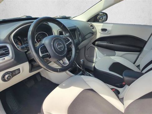 Used 2019 Jeep Compass Latitude w/ Popular Equipment Group FWD image 8