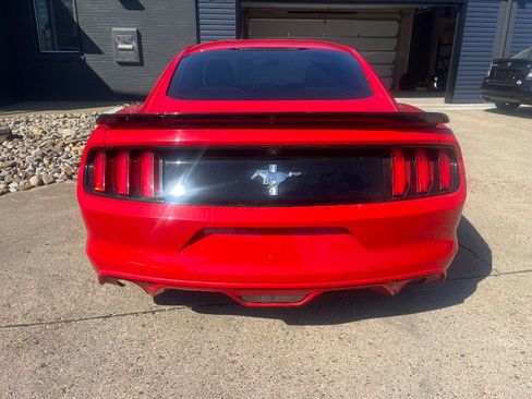 Used 2015 Ford Mustang Coupe image 6