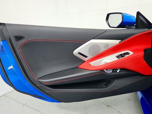 Used 2025 Chevrolet Corvette Stingray Preferred Cpe w/ Battery Protection Package RWD image 16