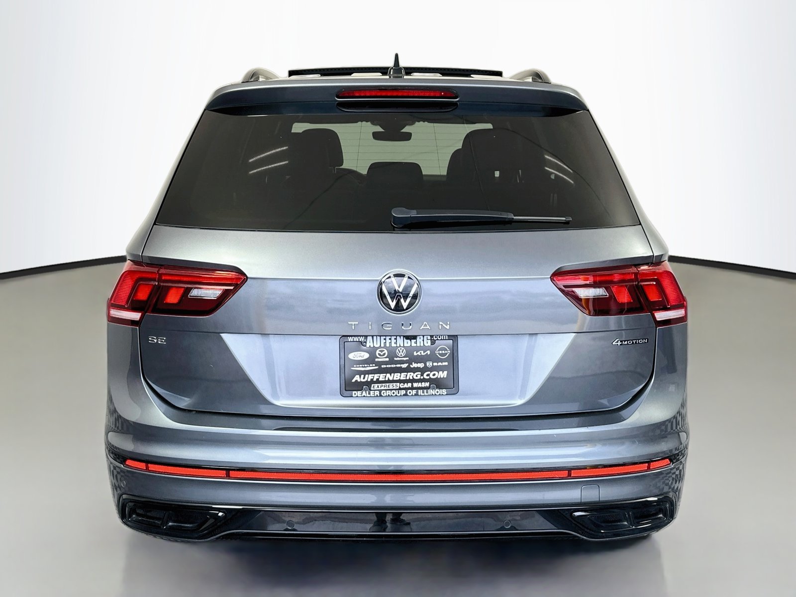 Used 2022 Volkswagen Tiguan SE R-Line AWD/4WD image 6