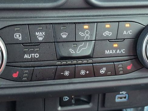 Certified 2024 Ford Maverick Lariat w/ 4K Tow Package AWD/4WD image 22