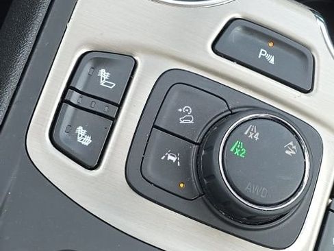 Used 2024 GMC Terrain Denali image 40