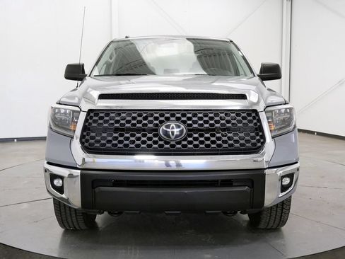 Used 2018 Toyota Tundra SR5 AWD/4WD image 2