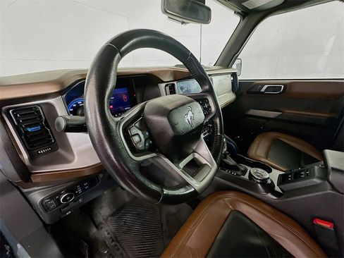 Used 2022 Ford Bronco Outer Banks image 9
