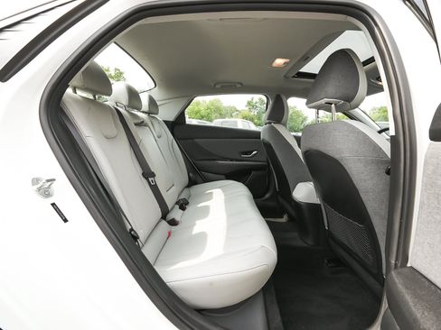 Used 2023 Hyundai Elantra Limited w/ Cargo Package FWD image 43