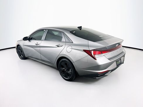 Used 2023 Hyundai Elantra SEL image 5