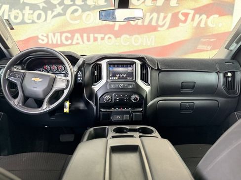 Used 2020 Chevrolet Silverado 1500 Custom w/ Custom Value Package image 26