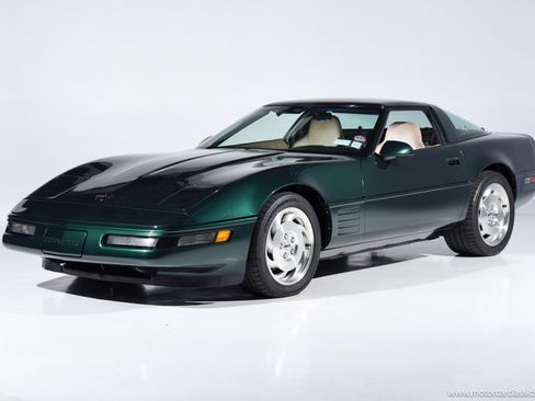 Used 1994 Chevrolet Corvette Coupe image 4