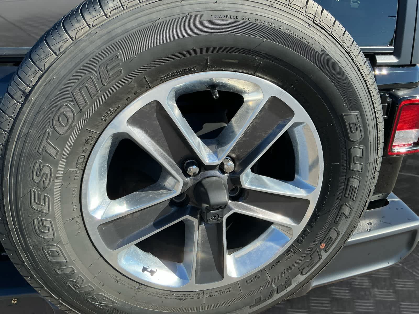 Used 2019 Jeep Wrangler Unlimited Sahara AWD/4WD image 20