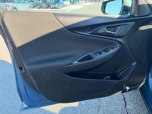 Used 2025 Chevrolet Malibu LT image 17