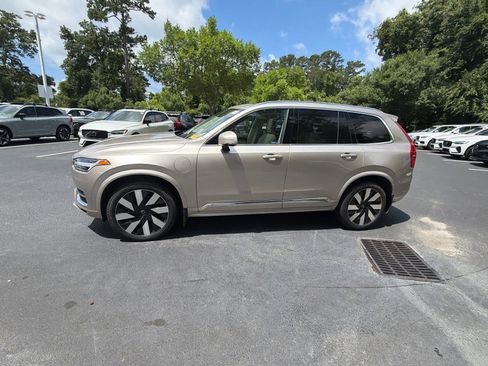 Used 2024 Volvo XC90 T8 Plus w/ Protection Package AWD/4WD image 9