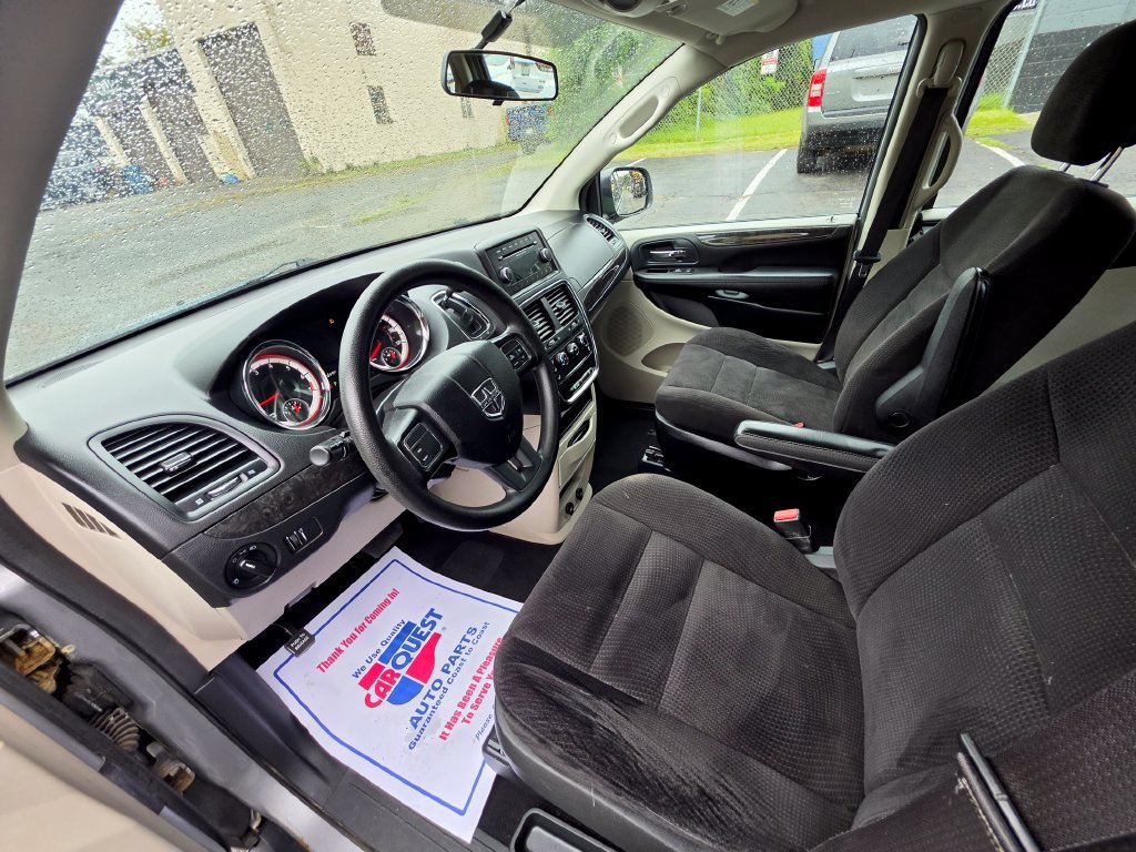 Used 2014 Dodge Grand Caravan American Value Package FWD image 12