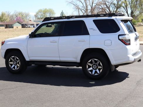 Used 2017 Toyota 4Runner TRD Off-Road image 8