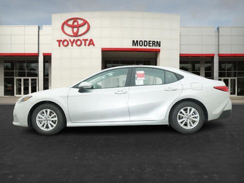 New 2026 Toyota Camry LE image 10