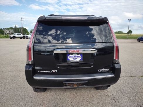 Used 2015 GMC Yukon Denali w/ Touring Package AWD/4WD image 4