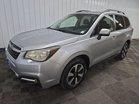 Used 2018 Subaru Forester 2.5i Premium w/ All-Weather Package AWD/4WD image 8