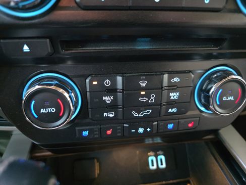 Used 2016 Ford F150 Lariat image 15