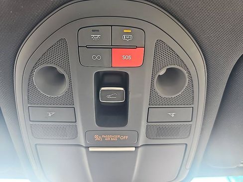 Used 2025 Genesis G70 2.5T w/ Sport Prestige Package RWD image 28