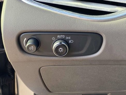 Used 2018 Chevrolet Malibu LT FWD image 17