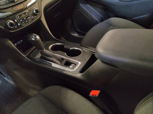 Used 2021 Chevrolet Equinox LT FWD image 26