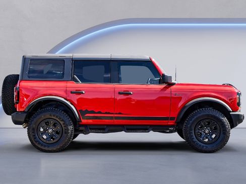 Used 2022 Ford Bronco Wildtrak image 3