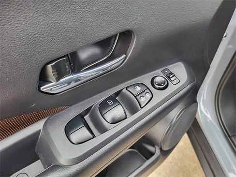 Used 2024 Nissan Kicks SR image 12