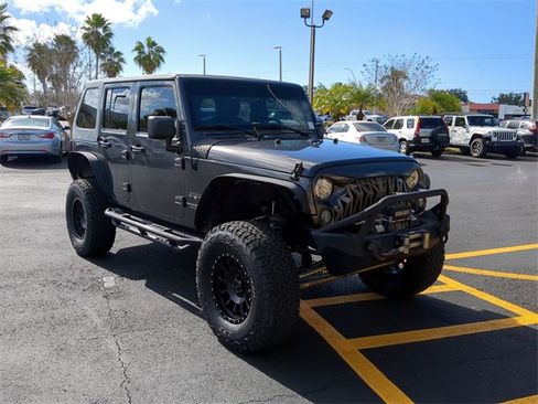 Used 2017 Jeep Wrangler Unlimited Sahara w/ Connectivity Group image 2