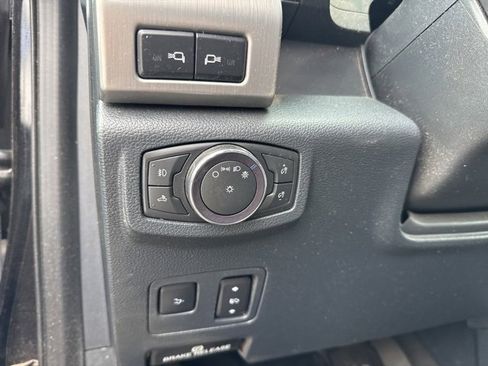 Used 2022 Ford F350 Platinum w/ FX4 Off-Road Package image 10