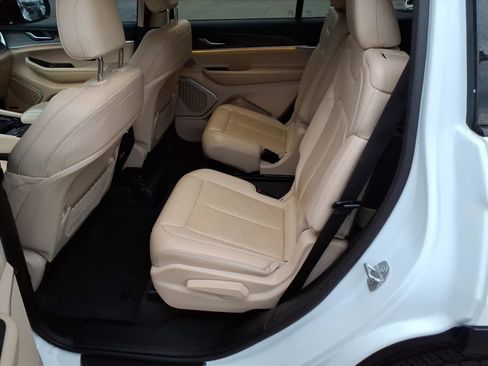 Used 2021 Jeep Grand Cherokee L Limited w/ MOPAR Finishing Package image 12