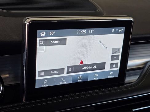 Used 2022 Lincoln Corsair FWD w/ Premium Package image 16