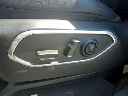 Used 2024 Jeep Wagoneer Series III AWD/4WD image 4