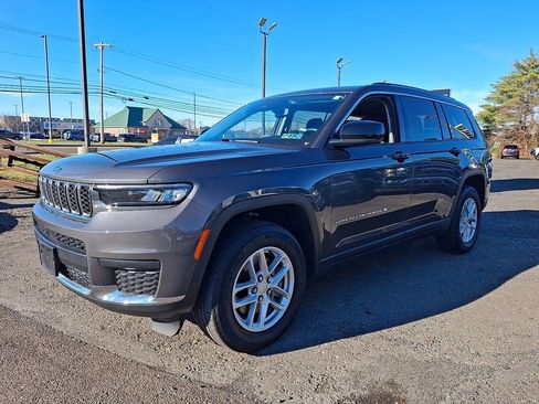 Used 2023 Jeep Grand Cherokee L Laredo image 3