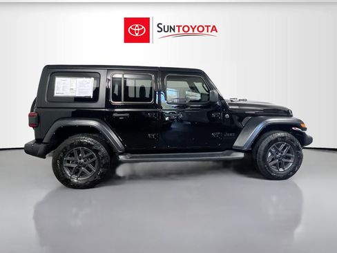 Used 2024 Jeep Wrangler Unlimited Sport AWD/4WD image 2