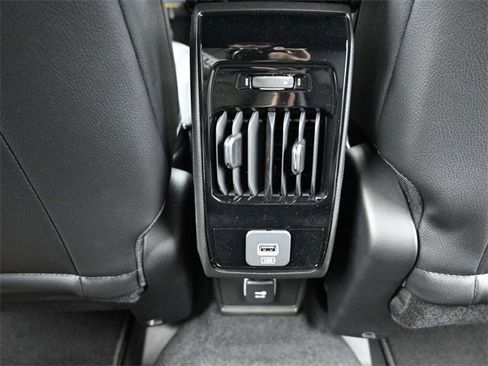 New 2026 Jeep Compass Latitude image 28