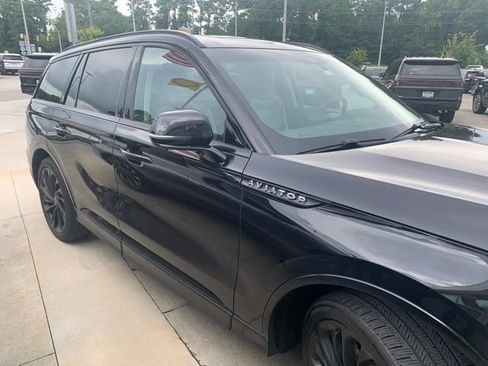 Used 2023 Lincoln Aviator Reserve w/ Equipment Group 201A AWD/4WD image 4