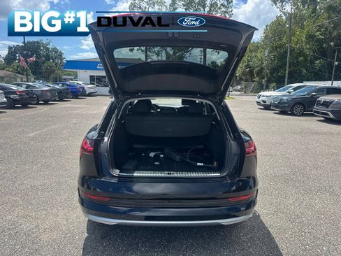 Used 2022 Audi e-tron Premium Plus AWD/4WD image 8