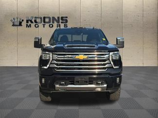 Used 2024 Chevrolet Silverado 2500 High Country w/ Technology Package AWD/4WD video 3