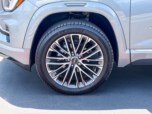 Used 2026 GMC Terrain Denali w/ LPO, Floor Liner Package AWD/4WD image 9