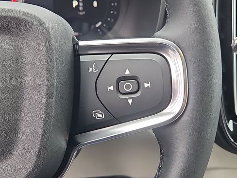 New 2026 Volvo XC40 B5 Ultra w/ Protection Package Premier image 17