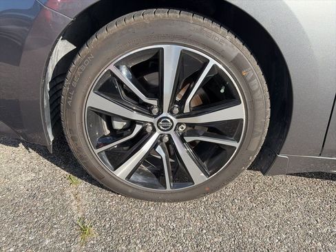 Used 2021 Nissan Maxima 3.5 SV w/ Floor Mat Group image 8