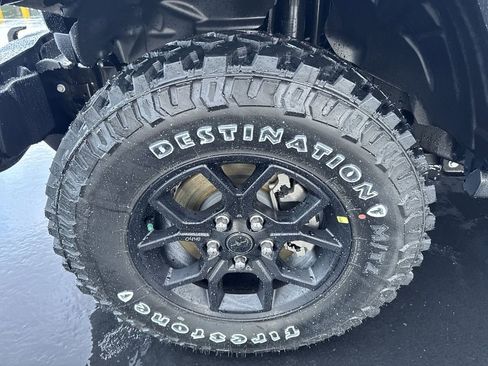 New 2025 Jeep Gladiator Willys image 16